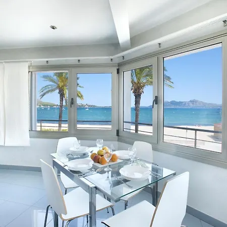아파트 Magnifics With Sea View By Js