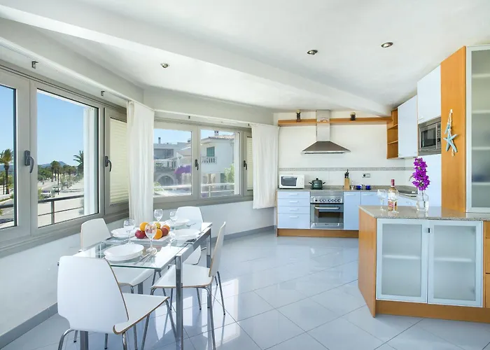 Apartment Magnifics With Sea View By Js Port de Pollenca