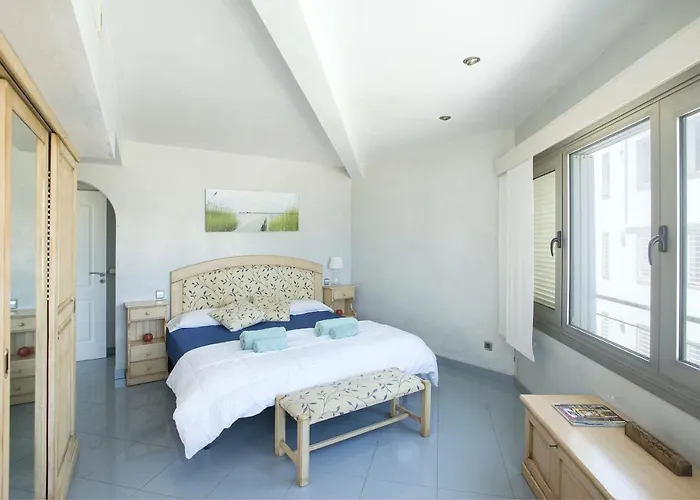 Apartment Magnifics With Sea View By Js