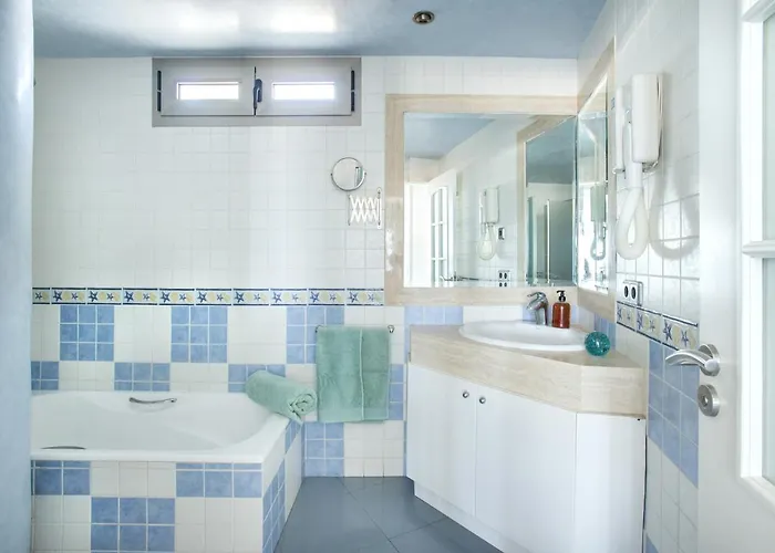 Apartment Magnifics With Sea View By Js *