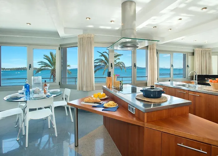 Apartment Magnifics With Sea View By Js